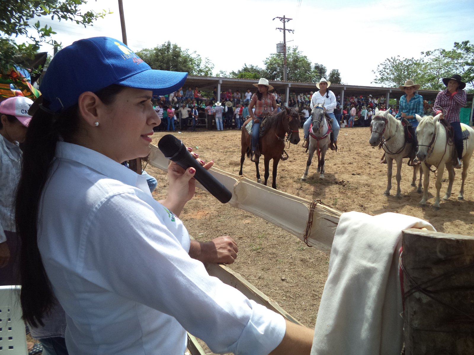 La Gerente Departamental Laura Vanessa S&aacute;nchez Mantilla en las XIII Feria Agropecuar&iacute;a