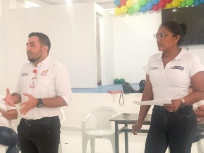 IDEAR y CORFAS se reúnen en Fortul con el gremio de queseros